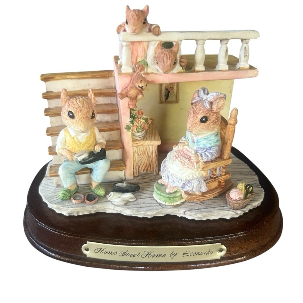 Little Nook Village Home Sweet Home figure decor vintage 1989 Rare LN0-10 mice